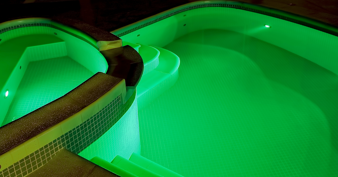 Manutenção de piscinas e instalações de acessórios